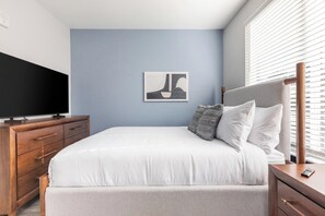 1 bedroom, desk, iron/ironing board, WiFi - Landing | Stylish 1BD, Game Room, Yoga Studio (Bellview)