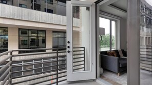 Property grounds - Landing | Amazing 1BD, Gym (Austin)