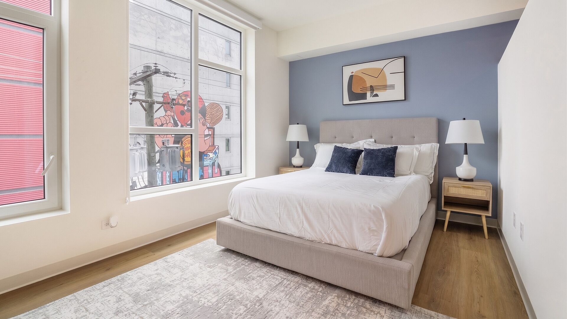 Desk, iron/ironing board, WiFi, bed sheets