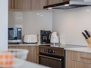 Private kitchen - Black Wattle Beach House (Tweed)