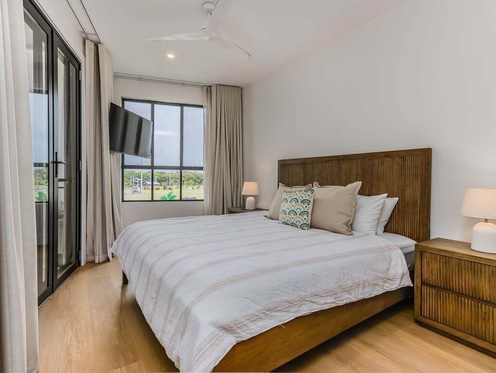 5 bedrooms, WiFi, bed sheets