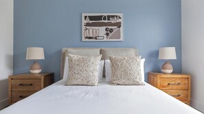 1 bedroom, desk, iron/ironing board, WiFi - Landing | Stunning 1BD, Gym (Austin)