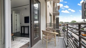 Property grounds - Landing | Modern 1BD, Gym (Austin)
