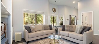 Wonderful 2-bedroom entire guest suite with AC in charming Sammamish