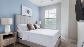 1 bedroom, desk, iron/ironing board, WiFi - Landing | Incredible 1BD, Gym (Austin)