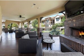 Terrace/patio - Landing | Incredible 1BD, Gym (Austin)