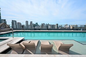 Pool - Downtown Retreat with Rooftop Pool (Miami)