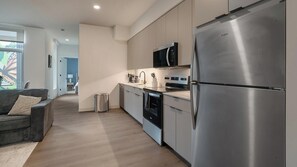 Fridge, dining tables - Landing | Beautiful 1BD in Lincoln Park (Chicago)