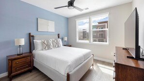 1 bedroom, desk, iron/ironing board, WiFi - Landing | Stylish 1BD, Pool, Clubhouse (Goodyear)