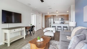 Smart TV - Landing | Spectacular 3BD, Gym, Pool (Goodyear)