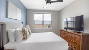 2 bedrooms, desk, iron/ironing board, WiFi - Landing | Incredible 2BD, Pool, Gym (Goodyear)