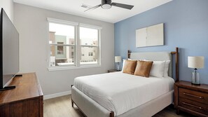 1 bedroom, desk, iron/ironing board, WiFi - Landing | Stunning 1BD, Clubhouse, Pool (Goodyear)