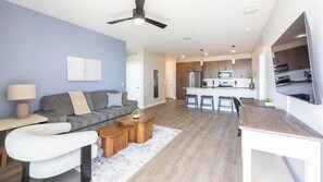 Smart TV - Landing | Modern 2BD, Clubhouse, Gym (Goodyear)