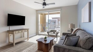 Smart TV - Landing | Stylish 1BD, Pool, Gym (Goodyear)