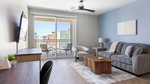 Smart TV - Landing | Stunning 2BD, Clubhouse, Gym (Goodyear)
