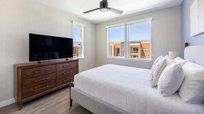 2 Schlafzimmer, Schreibtisch, Bügeleisen/Bügelbrett, WLAN