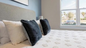 1 bedroom, desk, iron/ironing board, WiFi - Landing | Modern 1BD, Gym (Saint Johns)