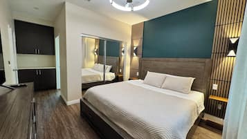 3 bedrooms, iron/ironing board, free WiFi