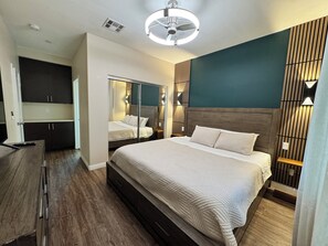 Room - Bright large 3 bed 2 bath villa near Disneyland dining perfect for family stays (La Puente)