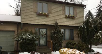 Cozy 1-bedroom apartment in terrific Easton with AC