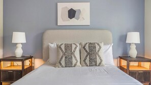 1 habitación, escritorio, tabla de planchar con plancha y wifi 