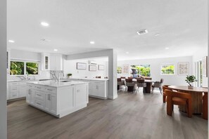 Deluxe villa | Privékeuken | Een koffiezetapparaat/waterkoker