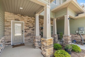 Exterior detail - New Listing Special - House w/ Pool & only 5 miles to Navarre Beach (Navarre)