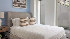 Desk, iron/ironing board, WiFi, bed sheets - Landing | Stylish Studio, Gym (Nashville)