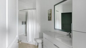 Bathroom - Landing | Amazing 1BD, Game Room, Courtyard (Chapel Hill)