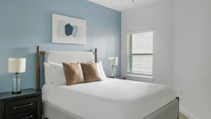 1 habitación, escritorio, tabla de planchar con plancha y wifi 