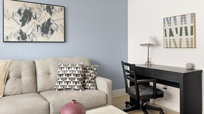 Smart TV - Landing | Incredible 1BD, Pool, Gym (Tampa)