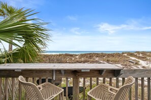 Property grounds - Quiet Gulf-Front Condo | 2BR Retreat w/ Balcony Views (Panama City)