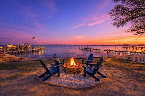 Relax on the Sunset Sound-Hot Tub Soaks & Fire Pit Nights in Kill Devil Hills