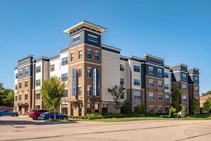 Exterior - Landing | Spectacular 1BD, Gym, Clubhouse (Louisville)