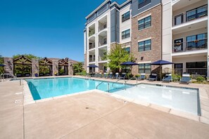 Pool - Landing | Stunning 2BD, Clubhouse, Gym (Louisville)