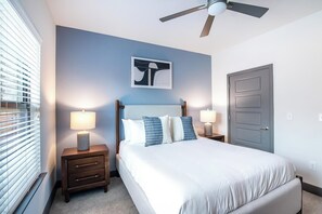 1 bedroom, desk, iron/ironing board, WiFi - Landing | Amazing 1BD, Gym, Clubhouse (Louisville)