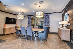 Dining - Landing | Amazing 1BD, Gym, Clubhouse (Louisville)
