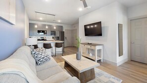 Smart TV - Landing | Beautiful 1BD, Clubhouse, Game Room (Mansfield)