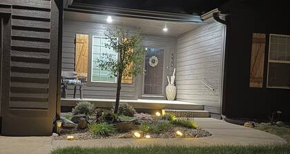 Spacious 3 bedroom 3 bathroom ranch with 0.8 miles from beautiful Lake Olathe
