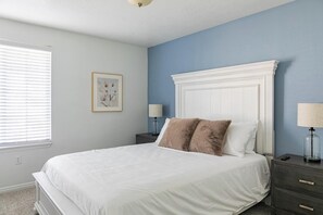 2 bedrooms, desk, iron/ironing board, WiFi