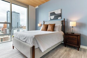 2 bedrooms, desk, iron/ironing board, WiFi - Landing | Chic 2BD, Pool, Game Room (Milwaukee)