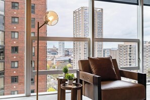 Interior - Landing | Stylish 1BD, Pool, Gym (Milwaukee)