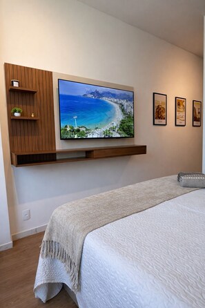 1 bedroom, WiFi, bed sheets - New Studio • Sea view • 2 minutes with your feet in the sand (Rio de Janeiro)