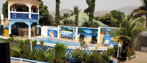Singola Classic, balcone, vista montagna | Piscina | Piscina all'aperto