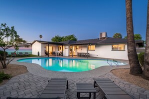 A heated pool - Scottsdale escape just minutes from Old Town! (Scottsdale)
