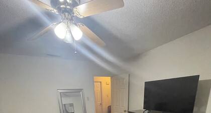 Adorable 2-bedroom apartment with all the amenities in charming Albany,Ga.
