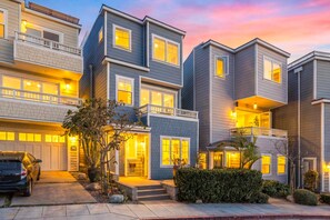 Exterior - Coastal La Jolla Getaway w/ Panoramic Ocean Views & Private Rooftop (La Jolla)