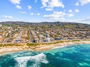 Beach nearby - Coastal La Jolla Getaway w/ Panoramic Ocean Views & Private Rooftop (La Jolla)