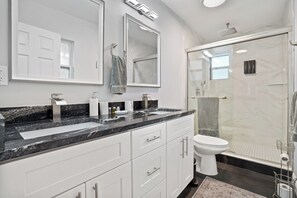 Shower, hair dryer, towels, soap - Beach Retreat - 3/2 family oasis, heated pool
Sleeps 8 - 15 min to beaches (Largo)