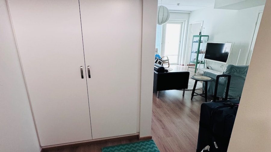 Scandi Sun 2BR With Lemon Accents